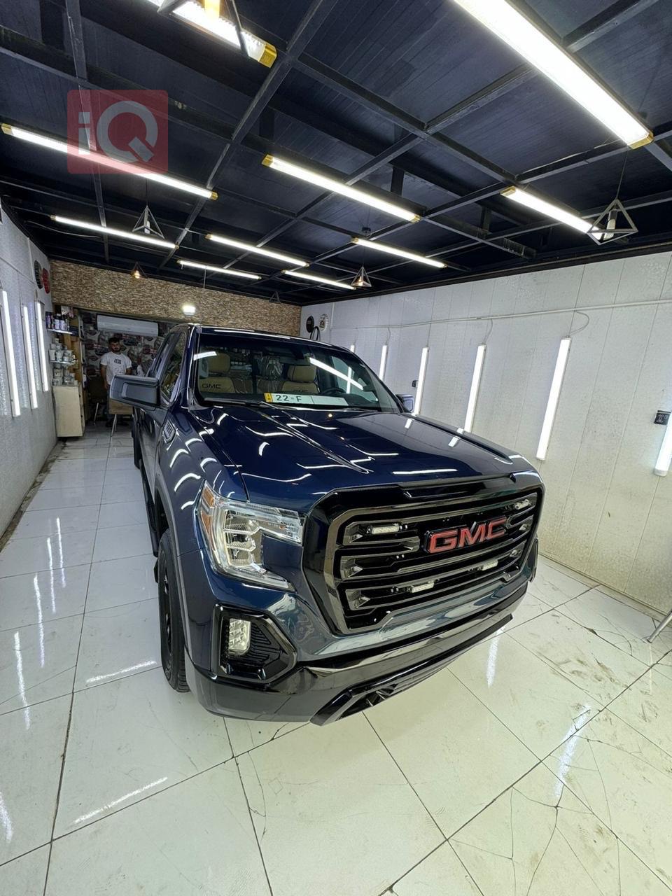 GMC Sierra
